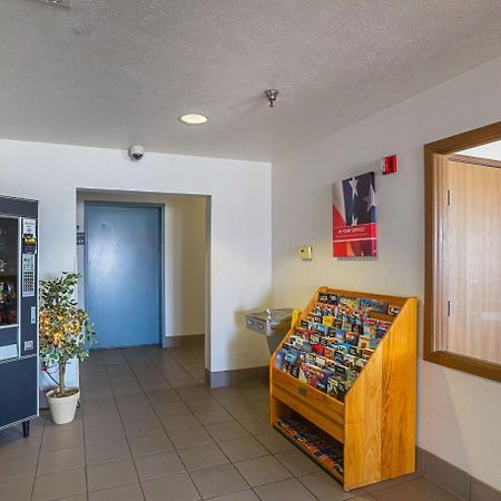 Motel 6 Omaha - Iat West Екстер'єр фото
