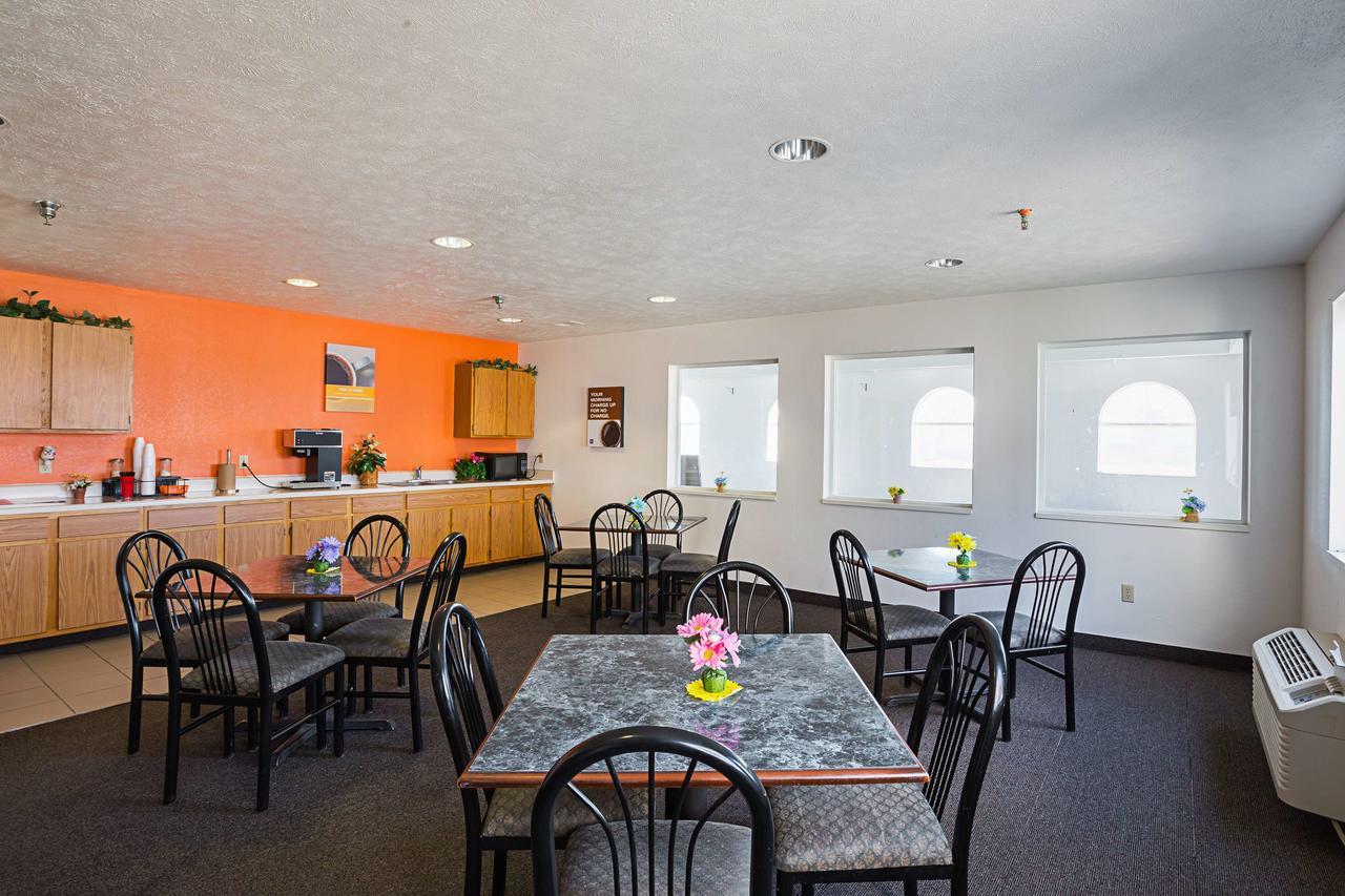 Motel 6 Omaha - Iat West Екстер'єр фото